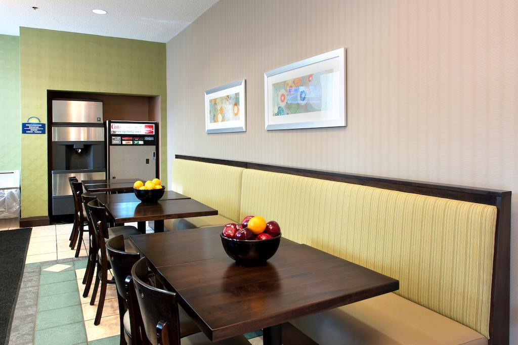 Days Inn By Wyndham Toronto East Beaches Exterior foto