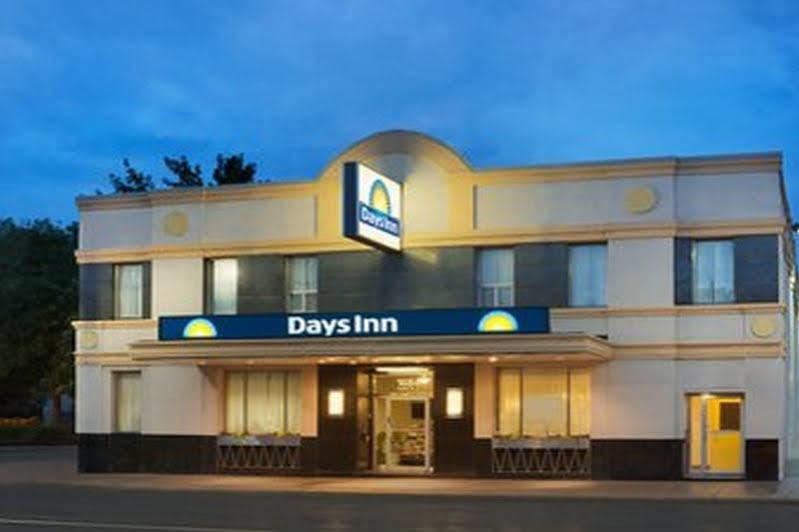Days Inn By Wyndham Toronto East Beaches Exterior foto